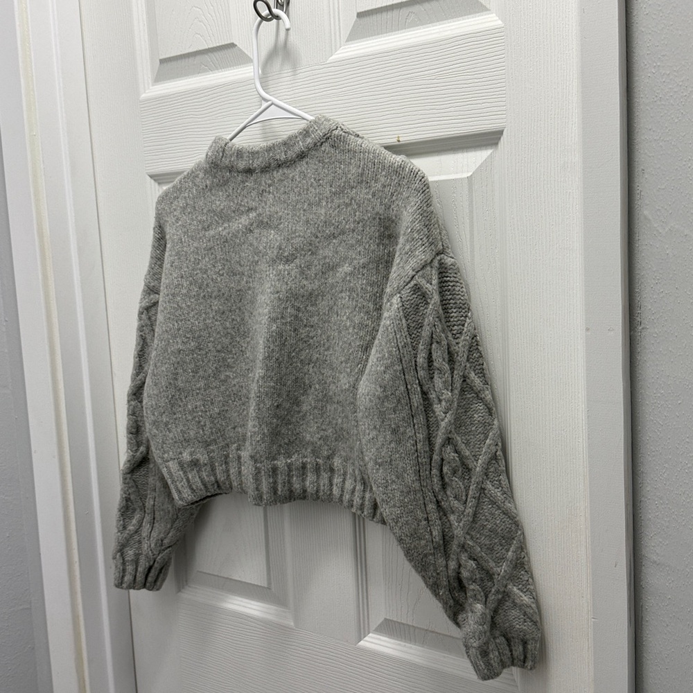 H&M Gray Textured Knit Sweater - Picture 3 of 4